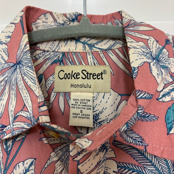 Cooke Street Honolulu Hawaiian Aloha Shirt Pink Blue Tropical Leaf | Men’s Small - Picture 2 of 5